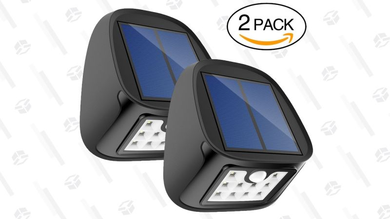 Pack de dos luces solares con sensor de movimiento | $8 | Amazon | Usa el código AZ9BZNMZGráfico: Shep McAllister
